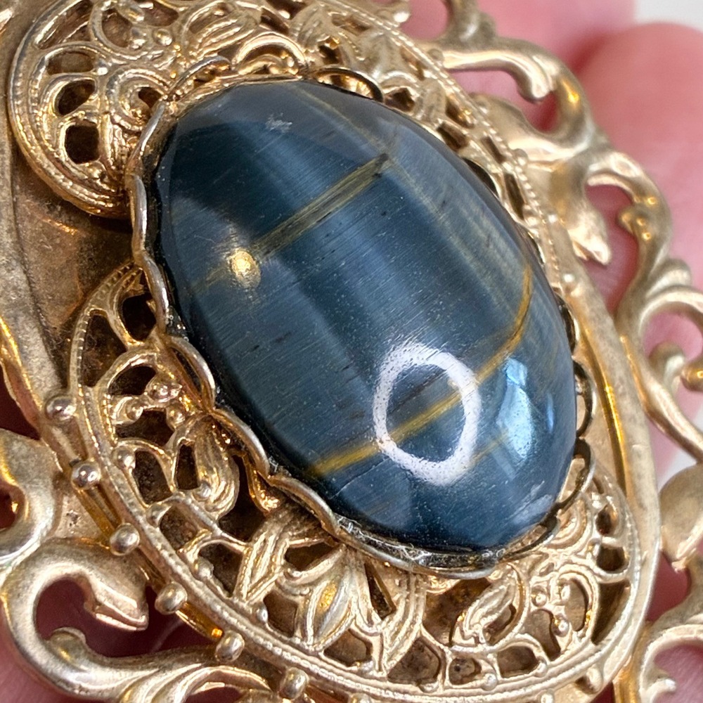 Vintage Brooch Blue Tiger's Eye Gold Tone Filigree Ornate Oval Cabochon Pin